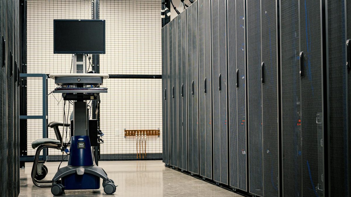 7 Database Migration Strategies for Moving PostgreSQL to CockroachDB Without Downtime